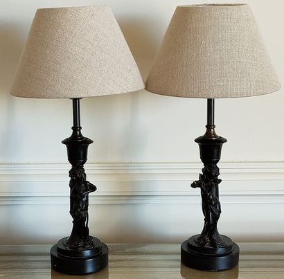 PAIRE DE LAMPES « Angelots » en composition...