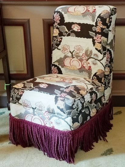 LOT COMPRENANT :

TETE DE LIT, tissu rose...