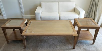 TABLE BASSE ET PAIRE DE BOUTS DE CANAPE,...