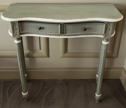 LOT COMPRENANT :

TABLE DE MILIEU ET CONSOLE...