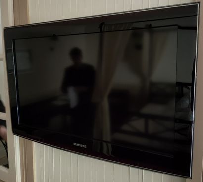 TELEVISEUR MURAL et télécommande Samsung

Diam....
