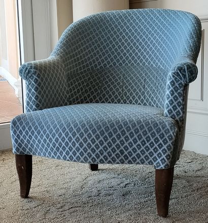 LOT COMPRENANT :

TETE DE LIT, tissu rose...