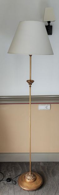 LAMPADAIRE EN METAL et bois doré

H. 173...