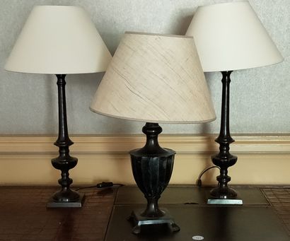 LOT COMPRENANT :

PAIRE DE LAMPES en métal...