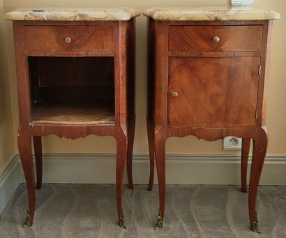 DEUX CHEVETS de Style Transition en bois...