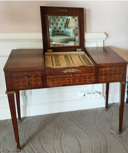 COIFFEUSE de Style Louis XVI en bois de placage...