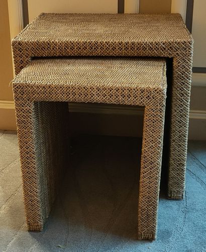 MOBILIER DE CHAMBRE A COUCHER EN ROTIN TRESSE...