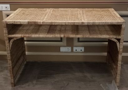 MOBILIER DE CHAMBRE A COUCHER EN ROTIN TRESSE...