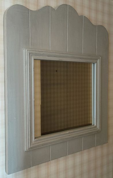 LOT COMPRENANT : 

MIROIR A ENCADREMENT en...