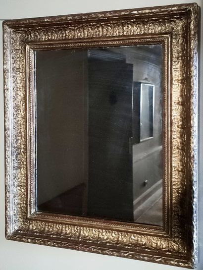 LOT COMPRENANT :

MIROIR A ENCADREMENT «...