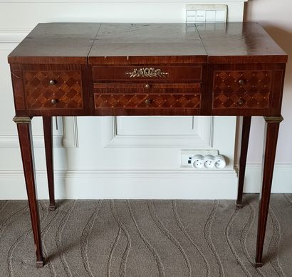 COIFFEUSE de Style Louis XVI en bois de placage...