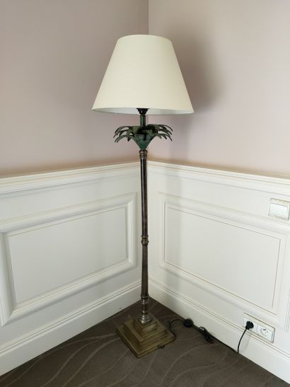 LAMPADAIRE «PALMIER » en métal patiné. Ht...