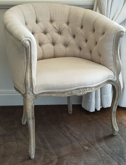Un FAUTEUIL GONDOLE de Style Louis XV en...