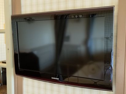 TELEVISEUR MURAL et télécommande Samsung

Diam....