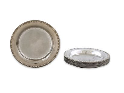 SET OF 12 INDIVIDUAL ROUND TABLE ASHTRAYS...