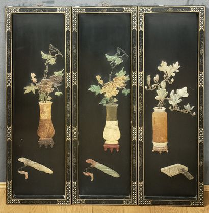Modern CHINA - SET OF THREE PANELS in lacquer...