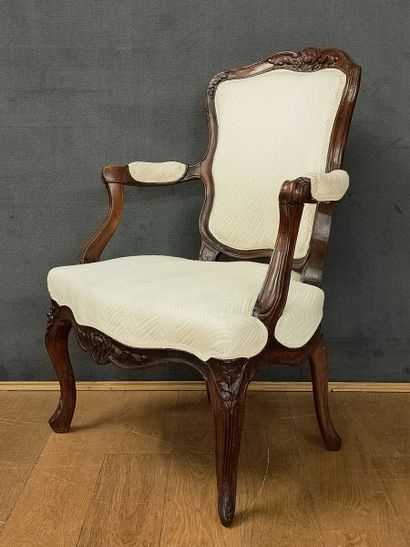 Louis XV style cabriolet back armchair in...