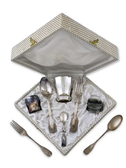 6 PIECES COMMUNION SET Circa 1950 in silver...