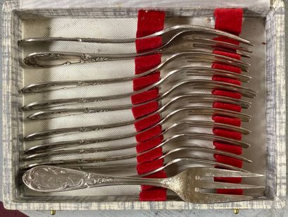 LOT OF SILVER TABLE SETTINGS - First Half...
