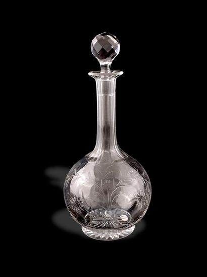 BACCARAT - WINE CARAFE Circa 1900 in white...