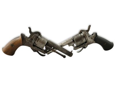 DEUX REVOLVERS A BROCHE système Lefaucheux

Vers...