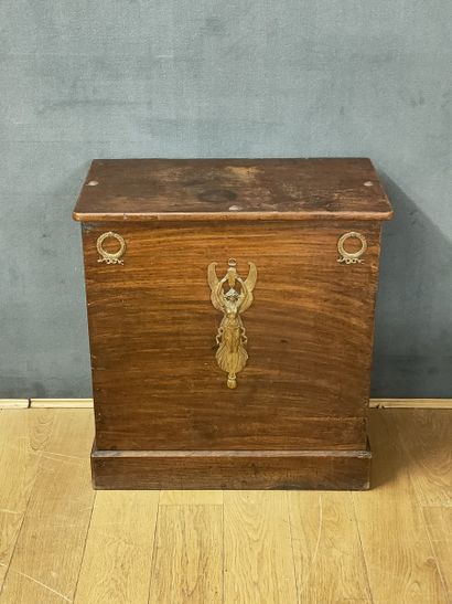 SMALL WOODEN CHEST on plinth, XIXth Century,...