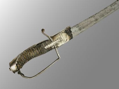 SABRE D'OFFICIER D'INFANTERIE LEGERE BRITANNIQUE

Poignée...