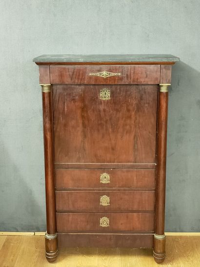 SECRETARY with detached columns of Empire...