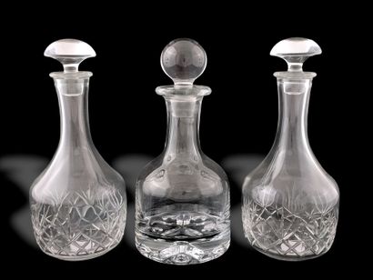 THREE CARAFES OF WHICH ONE PAIR Modern in...
