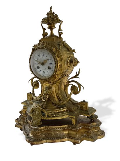 PENDULE BORNE de Style Louis XVI de la Fin...