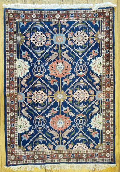 2 RUGS - IRAN Modern wool hand knotted

Naturalist...
