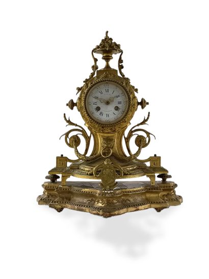 PENDULE BORNE de Style Louis XVI de la Fin...