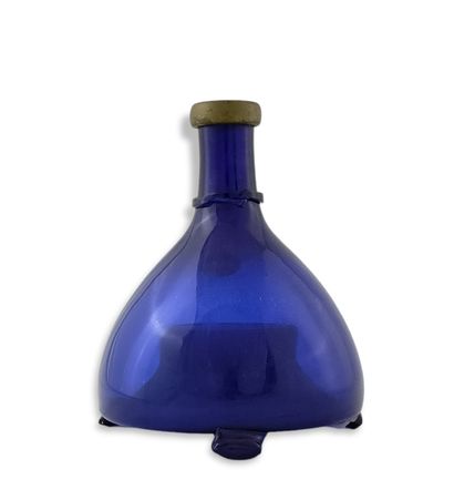 GOBE-MOUCHES Modern in blue tinted glass...