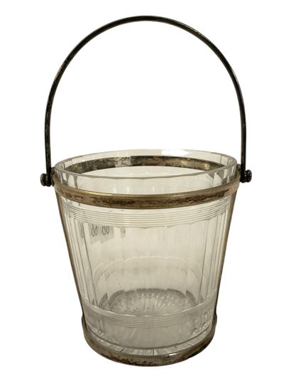 GLACON BASKET Circa 1930 with plain silver...