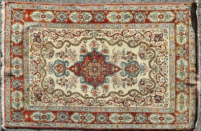 GHOUM RUG (cotton warp and weft, wool pile),...