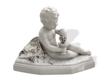 GROUP in white porcelain of Style 1900 Modern...