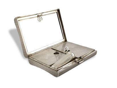 BAG MINAUDIERE Circa 1950 mounted silver...