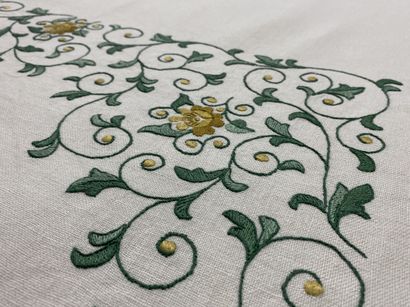 SMALL SQUARE NAPP AND 11 TOWELS in embroidered...