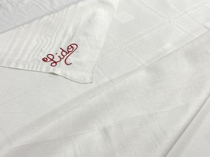 SMALL SQUARE NAPPE in embroidered white cotton...