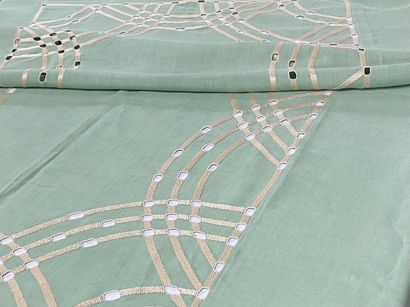 BEAUTIFUL RECTANGULAR NAPPE in green linen...