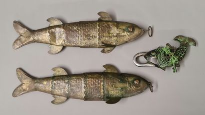 PAIR OF FISH STATUTE AND 1 LOCK - Modern...