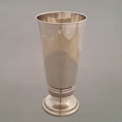 RALPH LAUREN - VASE CORNET Moderne en métal...