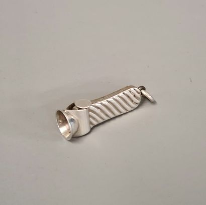 CIGAR CUTTING PENDANT England George V period...