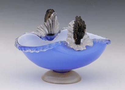 CUP OF POLYLOBED FORM on footouche in colored...