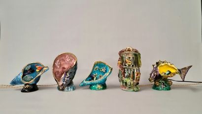 5 VEILLEUSES Circa 1960 in polychrome earthenware...