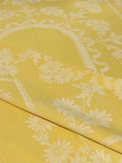RECTANGULAR NAPPE in yellow cotton damask...