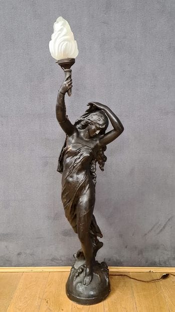 VALDOGNE - LARGE STAIRCASE LAMP Circa 1900...