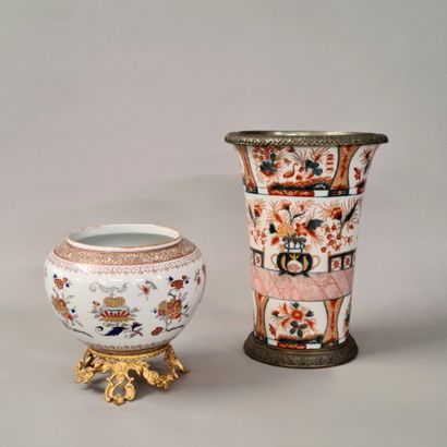VASE CORNET AND VASE BOWL of Imari Style...