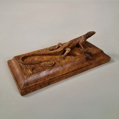 PAPER PRESS Circa 1900 in carved walnut with...