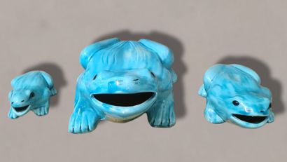 3 STATUETTES DE GRENOUILLES de trois tailles...